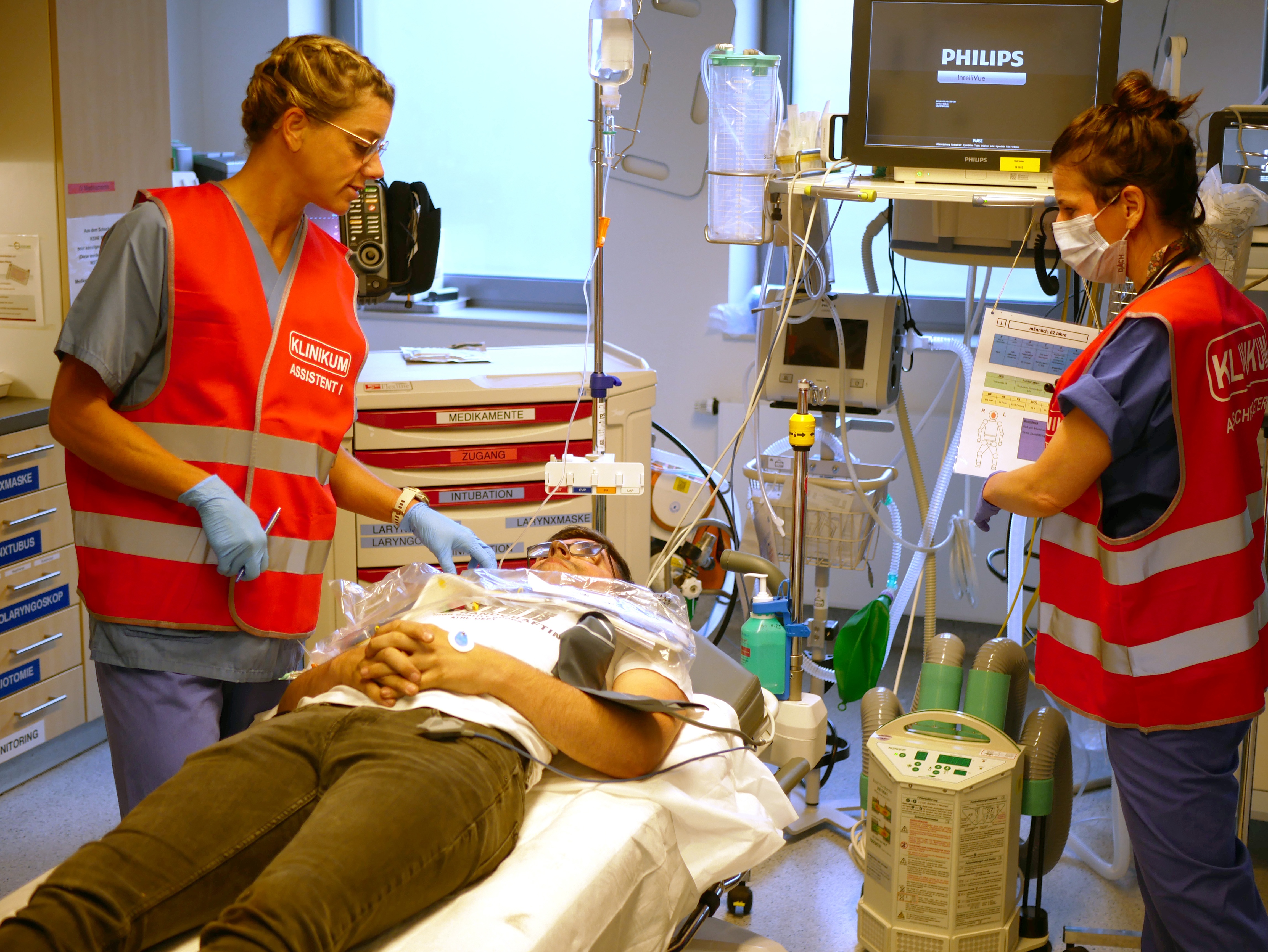 Versorgung eines Patienten in der Zentralen Notaufnahme